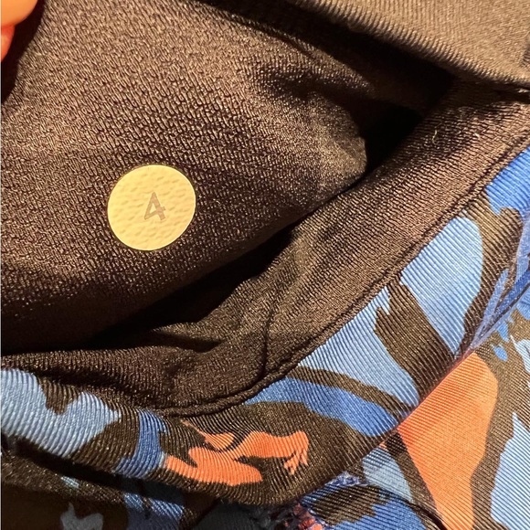 💙 Lululemon Inspire Tight II crop
Paint Storm Harbor Blue Multi - Picture 8 of 8